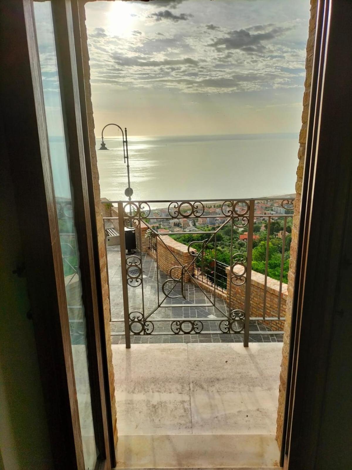 Anpemo Casa Vacanze Silvi Paese Bagian luar foto