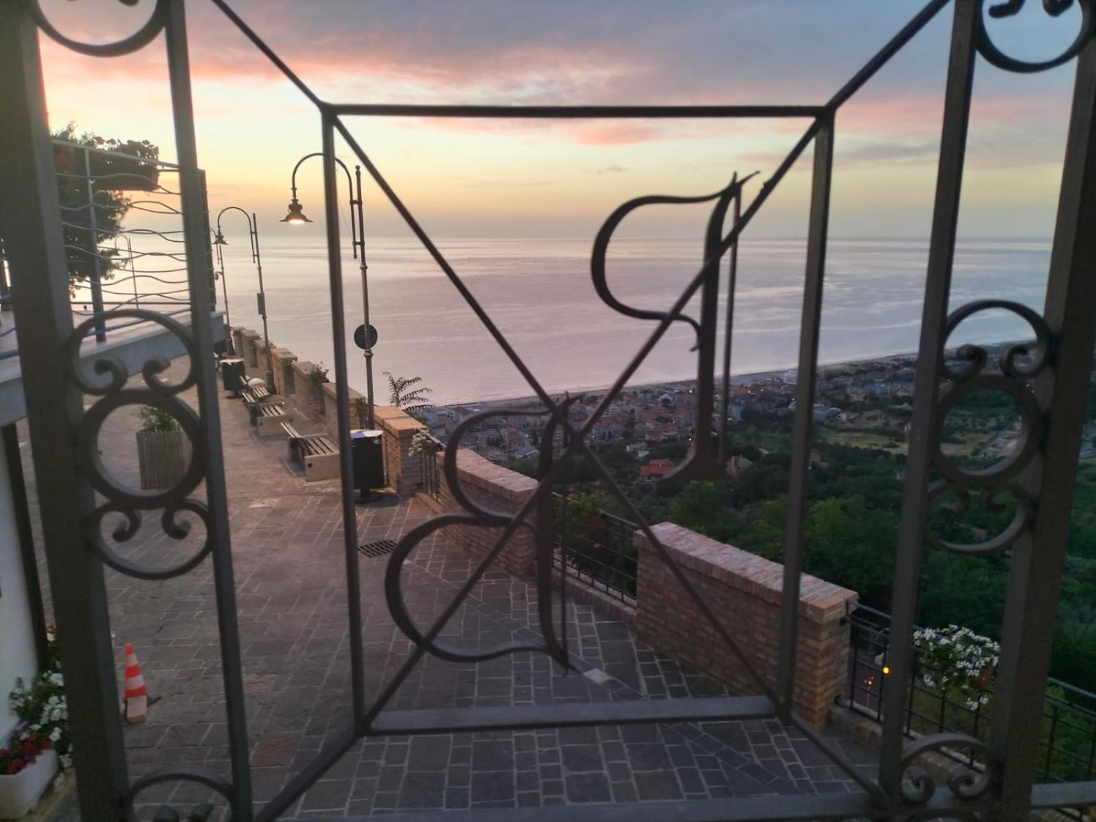 Anpemo Casa Vacanze Silvi Paese Bagian luar foto